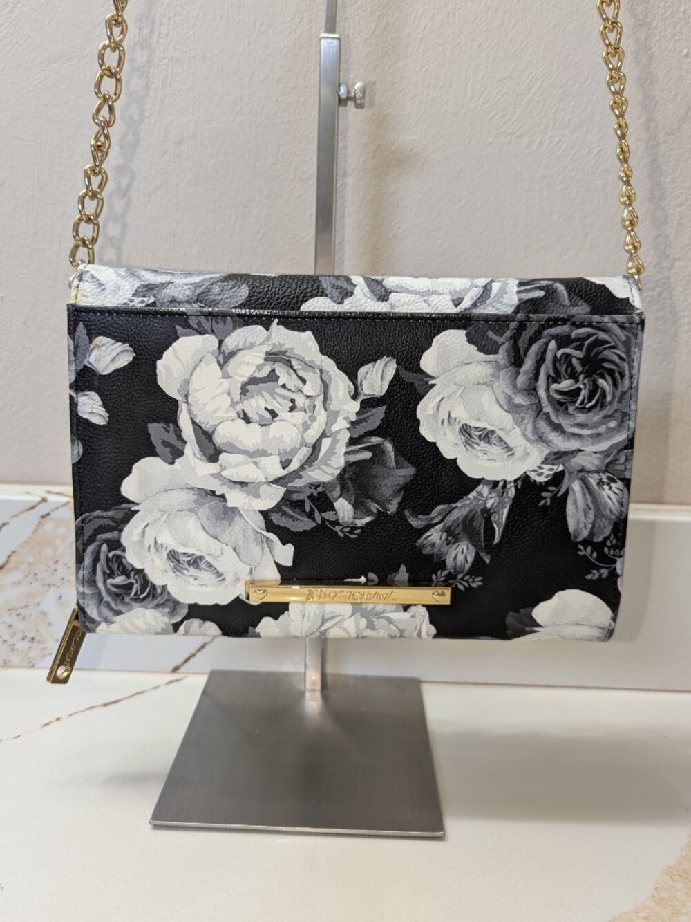 Betsey Johnson watercolor floral crossbody bag. EUC! - Picture 6 of 6